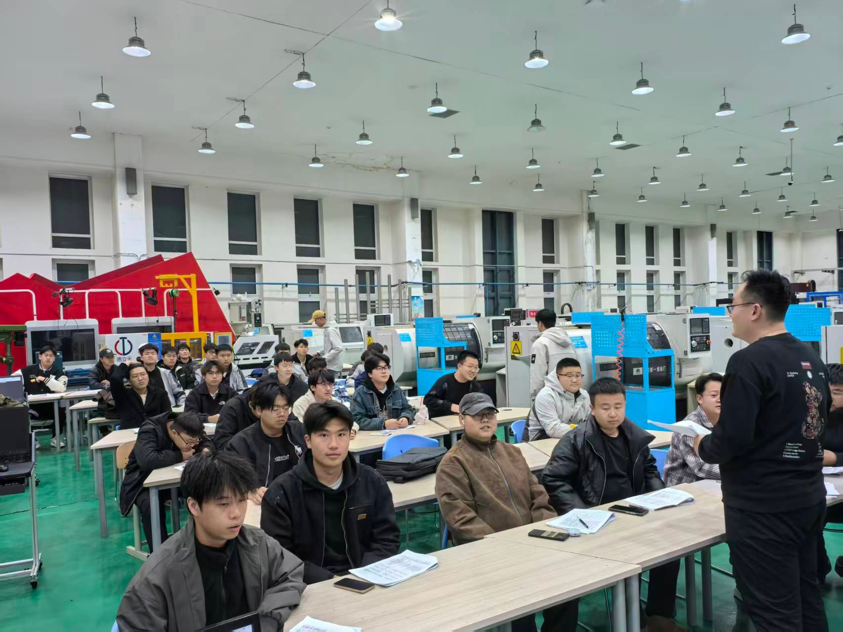 育技赋能︱学院开展新质生产力培训暨职业技能等级认定工作
